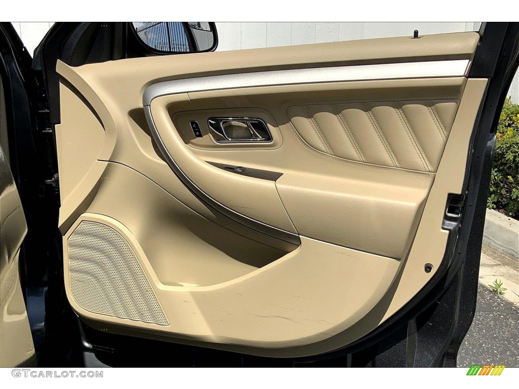 2018 Ford Taurus SE Dune Door Panel Photo #146126768