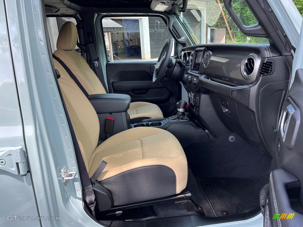 2023 Jeep Wrangler Unlimited Sahara 4x4 Front Seat Photo #146129916