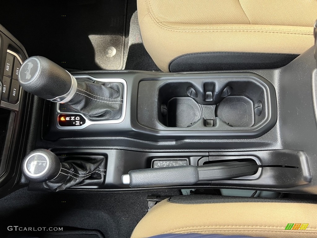 2023 Jeep Wrangler Unlimited Sahara 4x4 8 Speed Automatic Transmission Photo #146130132