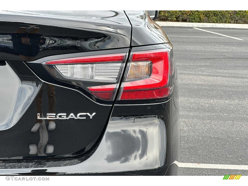 2022 Subaru Legacy Limited Marks and Logos Photos