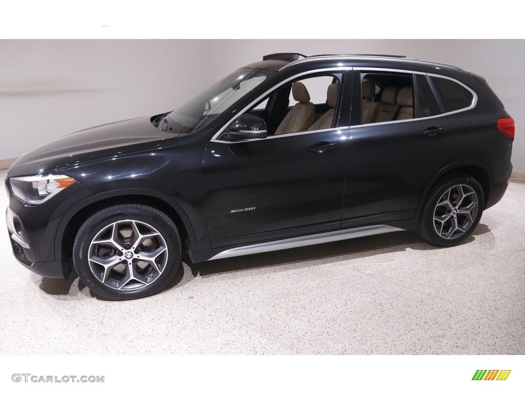 2018 X1 xDrive28i - Black Sapphire Metallic / Canberra Beige photo #3