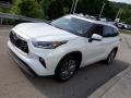 2022 Wind Chill Pearl Toyota Highlander Hybrid Platinum AWD  photo #18