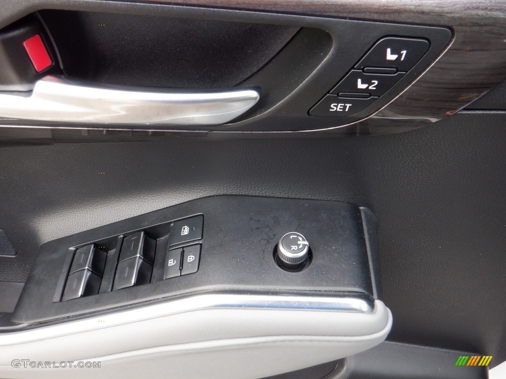 2022 Toyota Highlander Hybrid Platinum AWD Door Panel Photos
