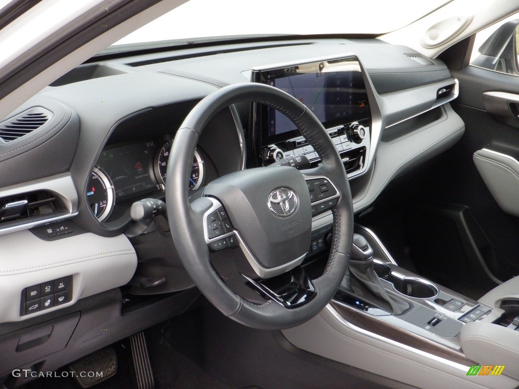 2022 Toyota Highlander Hybrid Platinum AWD Dashboard Photos