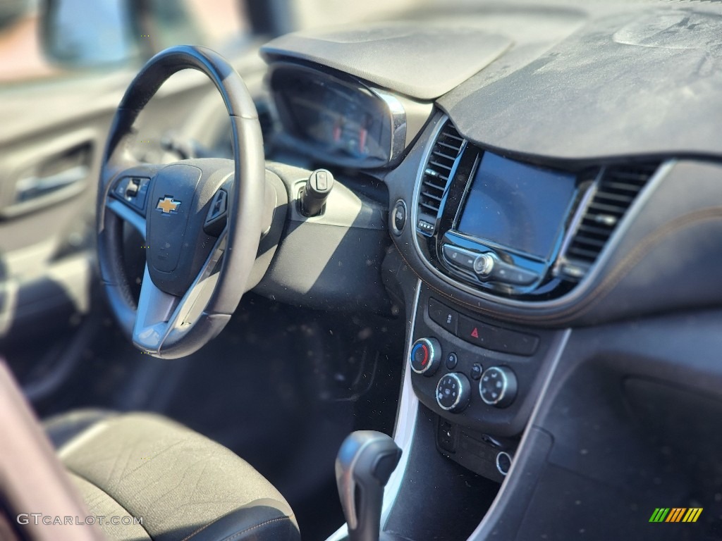 2020 Trax LT AWD - Mosaic Black Metallic / Jet Black photo #3
