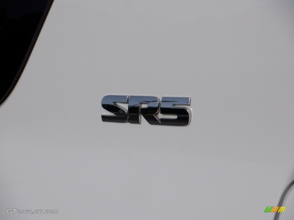 2018 4Runner SR5 4x4 - Super White / Black photo #12