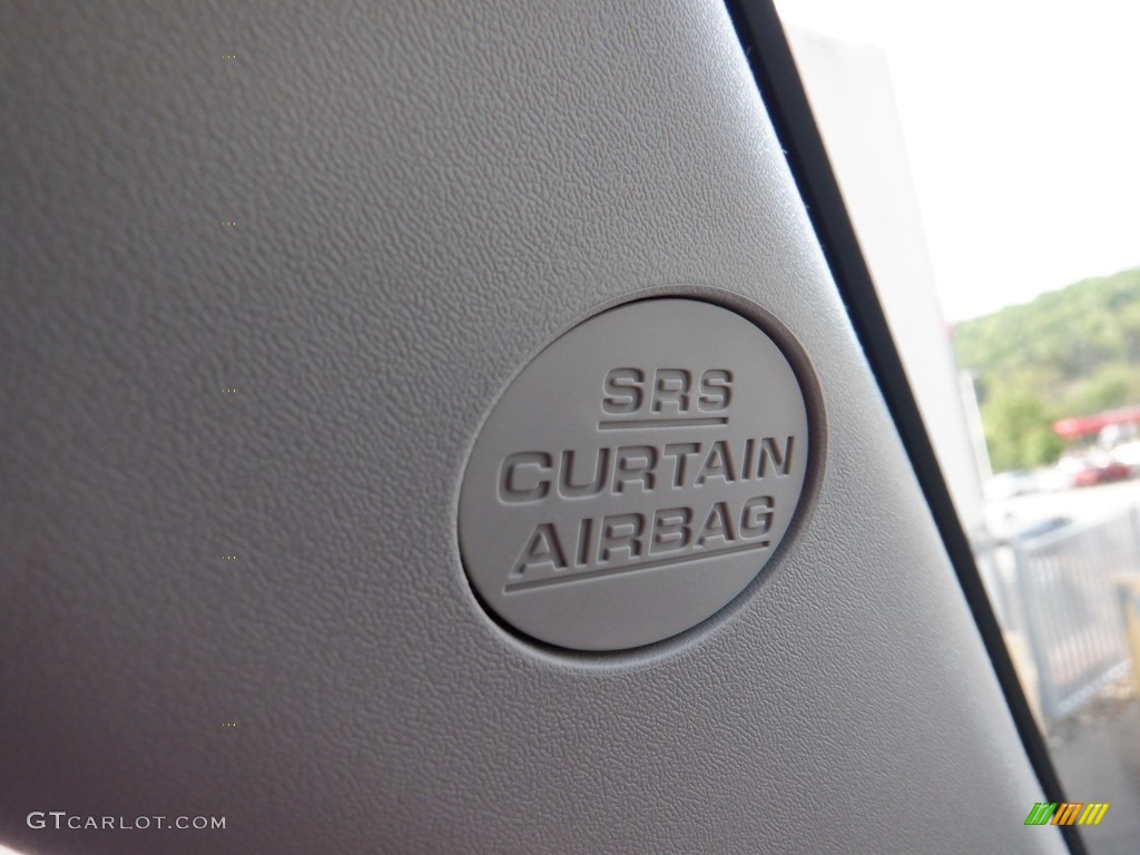 2018 4Runner SR5 4x4 - Super White / Black photo #26