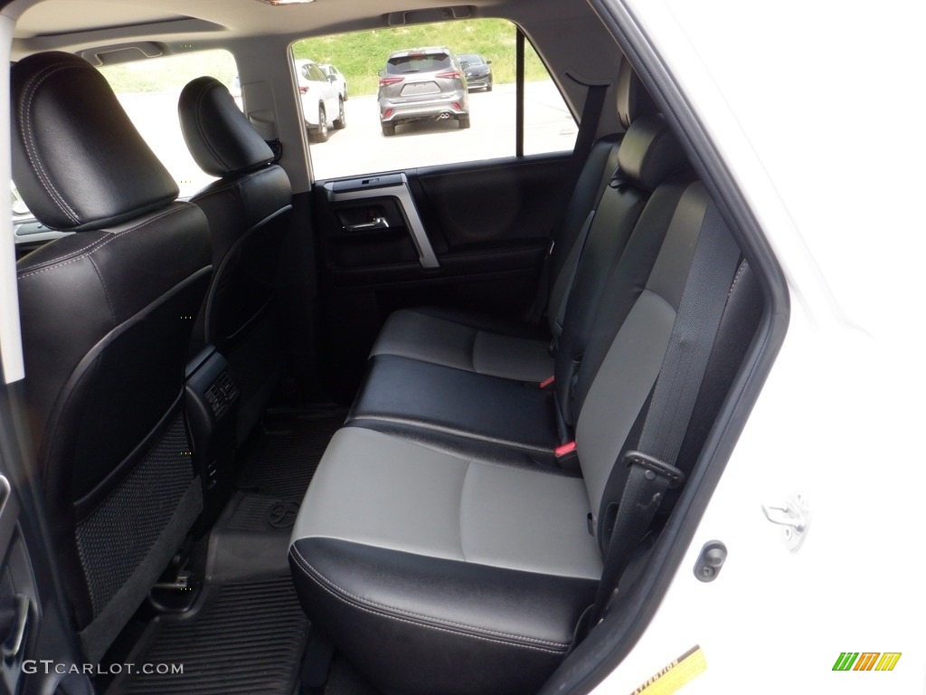 2018 4Runner SR5 4x4 - Super White / Black photo #29