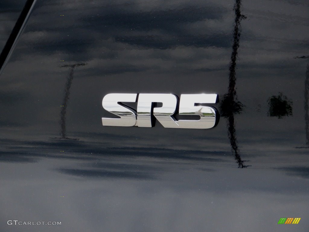 2018 4Runner SR5 4x4 - Midnight Black Metallic / Sand Beige photo #5