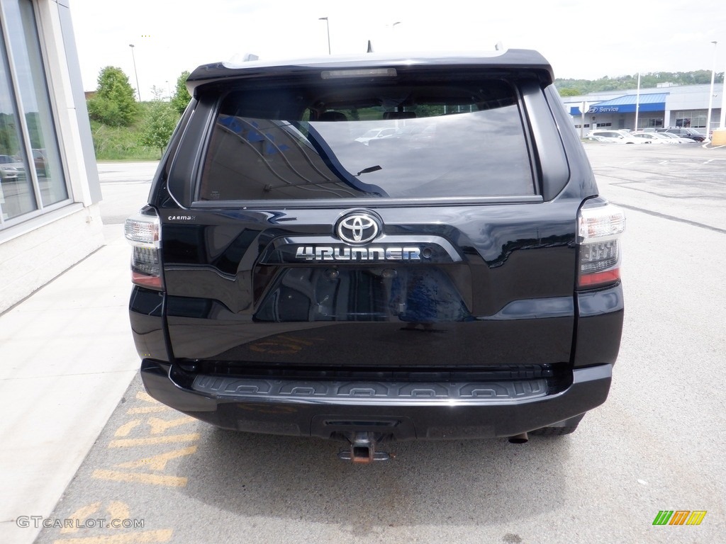 2018 4Runner SR5 4x4 - Midnight Black Metallic / Sand Beige photo #10