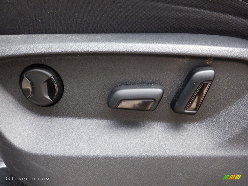 2018 Volkswagen Atlas SE 4Motion Front Seat Photos