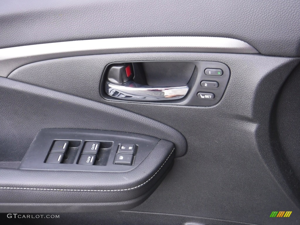 2022 Honda Ridgeline RTL-E AWD Door Panel Photos