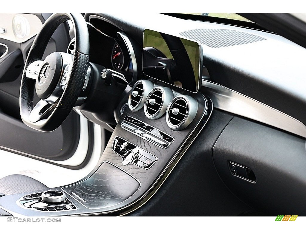 2019 Mercedes-Benz C 300 Sedan Controls Photos