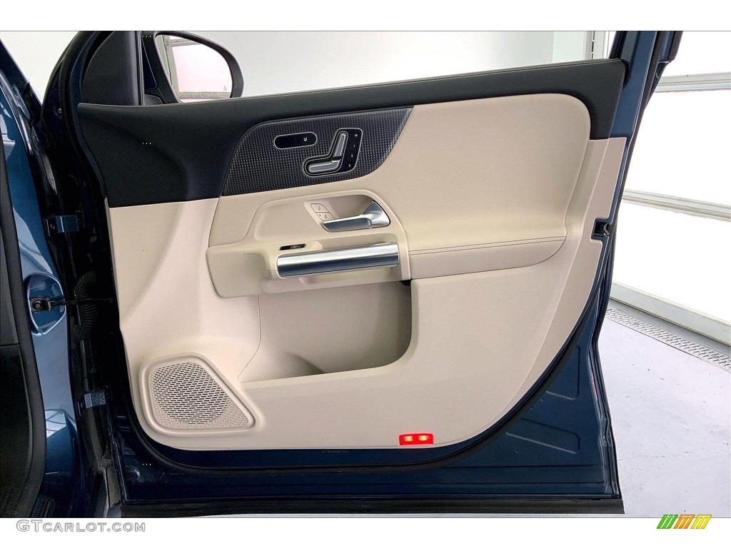 2021 GLA 250 - Denim Blue Metallic / Macchiato Beige photo #27