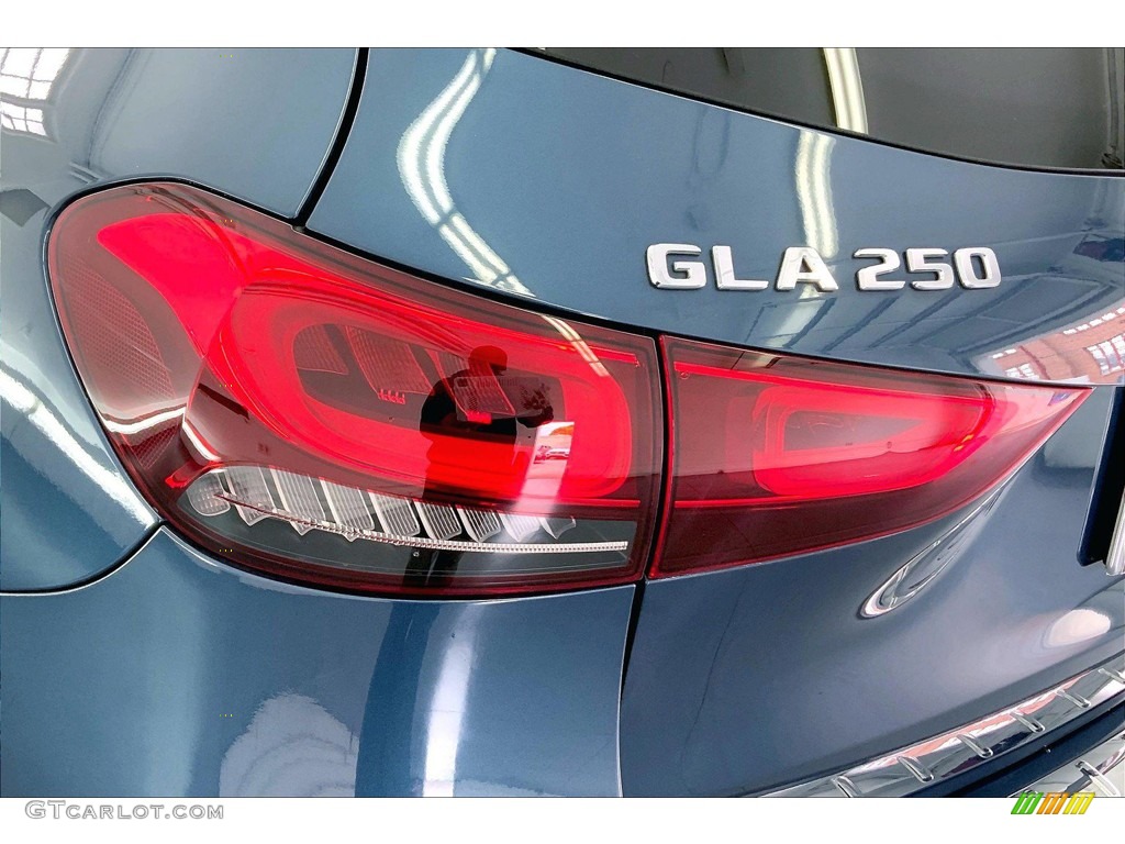 2021 GLA 250 - Denim Blue Metallic / Macchiato Beige photo #29