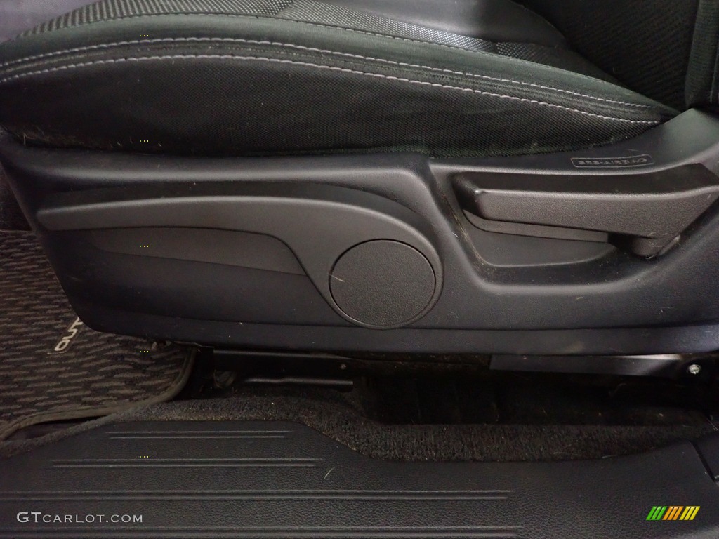 2015 Subaru Outback 2.5i Front Seat Photos