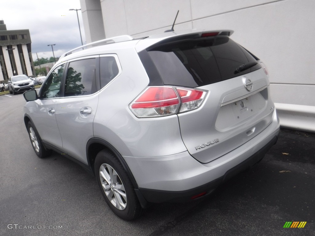 2015 Rogue SV AWD - Brilliant Silver / Charcoal photo #9