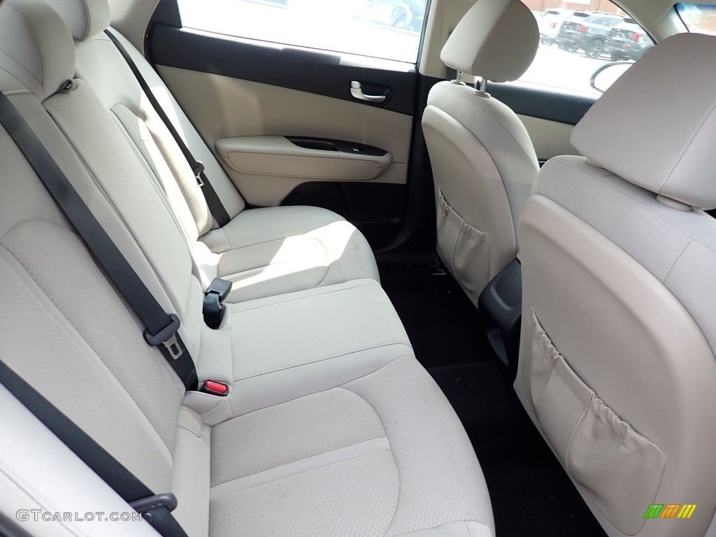 2016 Kia Optima LX Rear Seat Photo #146149504