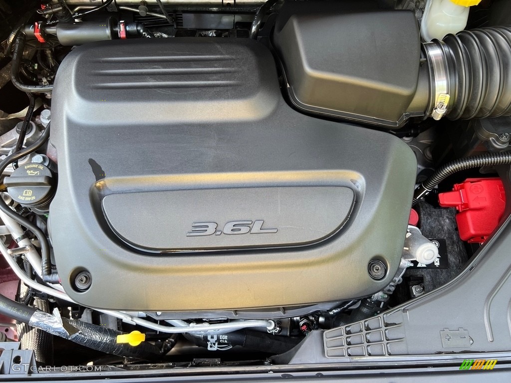 2021 Chrysler Pacifica Limited AWD Engine Photos