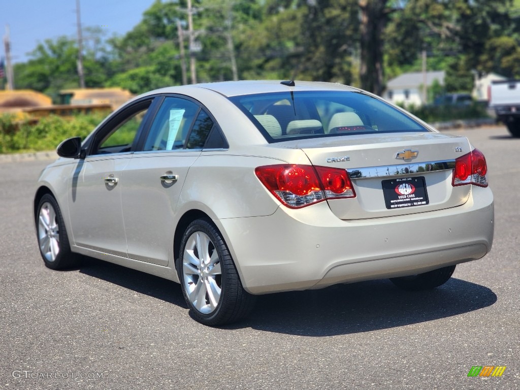 2011 Cruze LTZ - Gold Mist Metallic / Cocoa/Light Neutral Leather photo #6