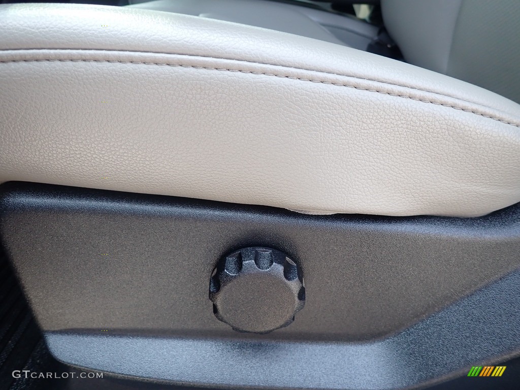 2021 Ford F250 Super Duty XL Regular Cab 4x4 Front Seat Photo #146152749