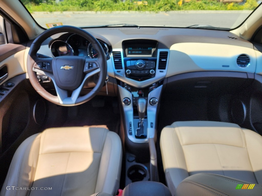 2011 Cruze LTZ - Gold Mist Metallic / Cocoa/Light Neutral Leather photo #15