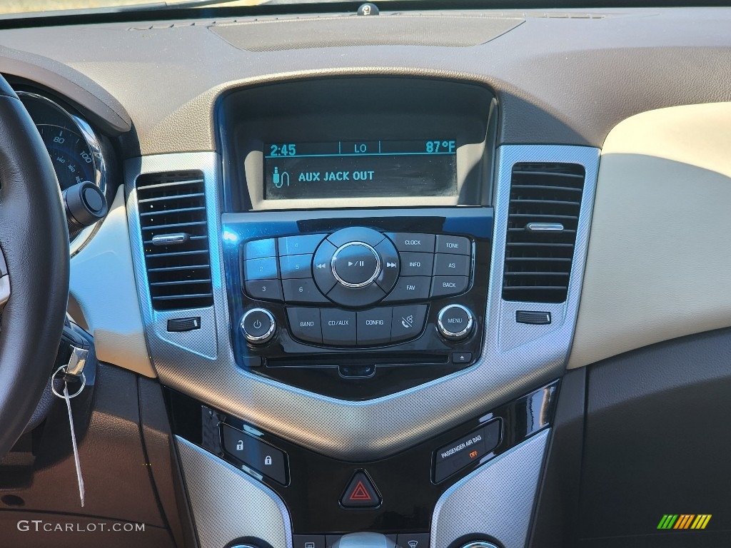 2011 Cruze LTZ - Gold Mist Metallic / Cocoa/Light Neutral Leather photo #18