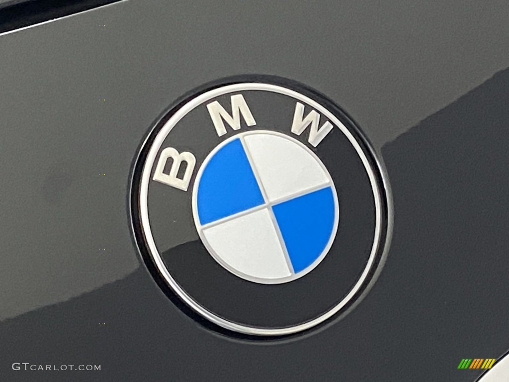 2020 X2 sDrive28i - Black Sapphire Metallic / Black photo #7