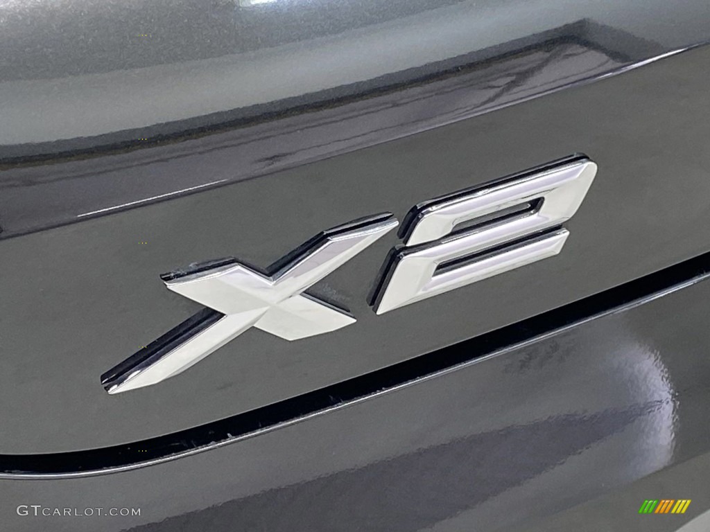 2020 X2 sDrive28i - Black Sapphire Metallic / Black photo #10
