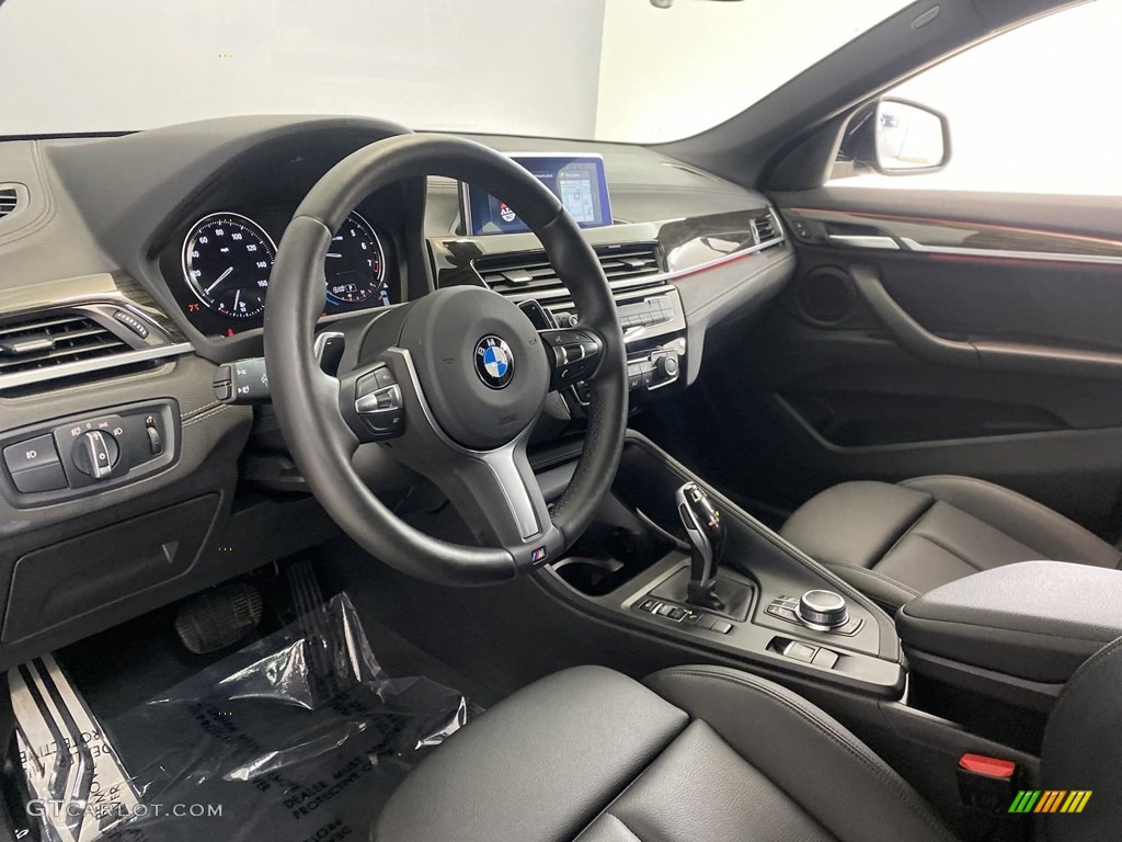 2020 X2 sDrive28i - Black Sapphire Metallic / Black photo #15