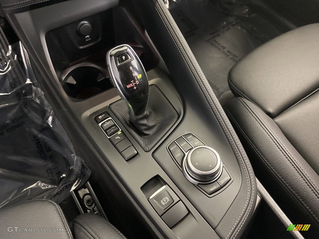 2020 X2 sDrive28i - Black Sapphire Metallic / Black photo #25