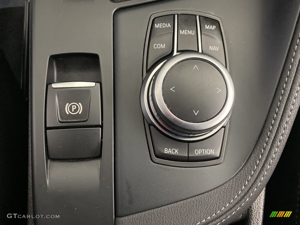 2020 X2 sDrive28i - Black Sapphire Metallic / Black photo #28