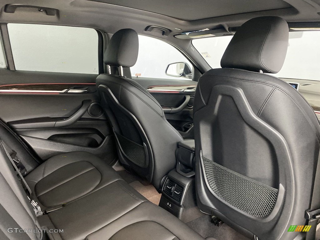 2020 X2 sDrive28i - Black Sapphire Metallic / Black photo #35