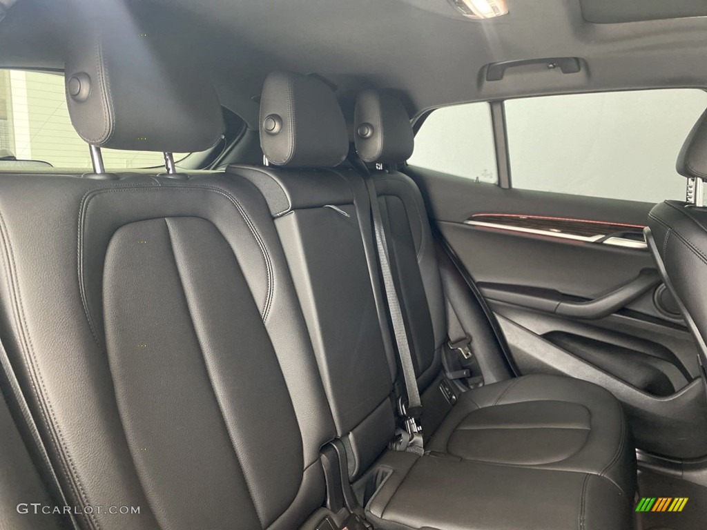 2020 X2 sDrive28i - Black Sapphire Metallic / Black photo #36