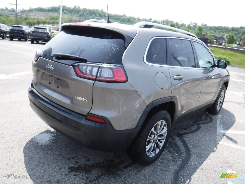 2020 Cherokee Latitude Plus 4x4 - Light Brownstone Pearl / Black photo #8