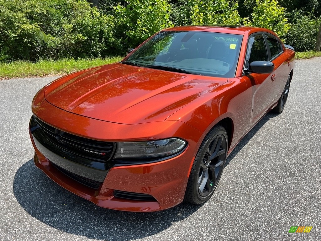 2022 Charger SXT - Sinamon Stick / Black photo #2