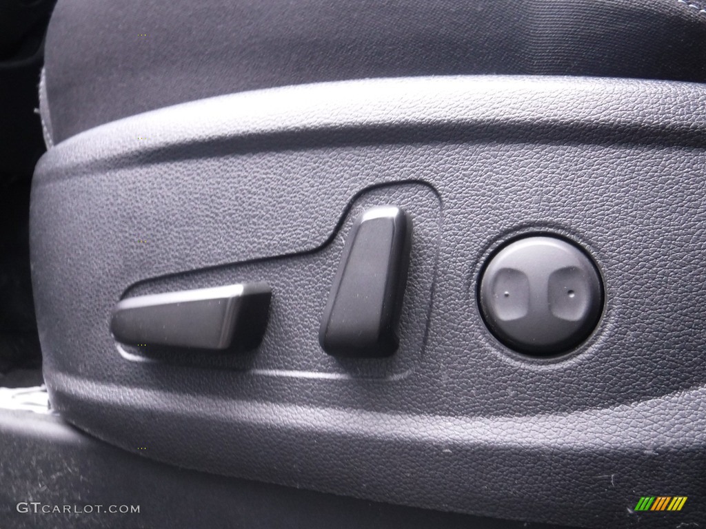 2020 Hyundai Palisade SEL AWD Controls Photo #146156003
