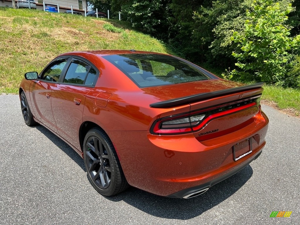 2022 Charger SXT - Sinamon Stick / Black photo #8