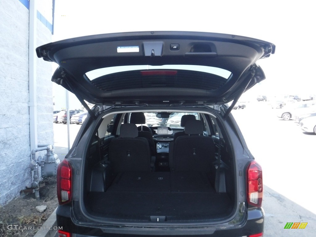 2020 Hyundai Palisade SEL AWD Trunk Photos