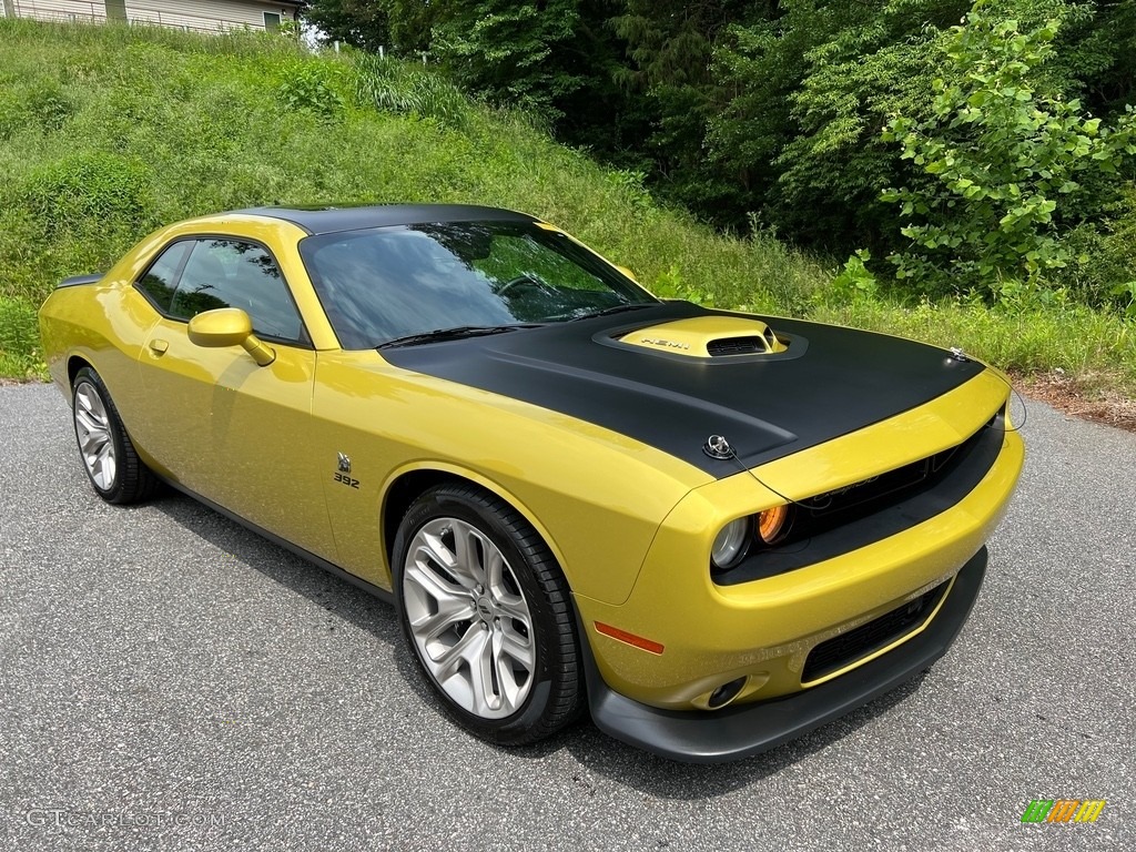 Gold Rush 2020 Dodge Challenger R/T Scat Pack 50th Anniversary Edition Exterior Photo #146156742