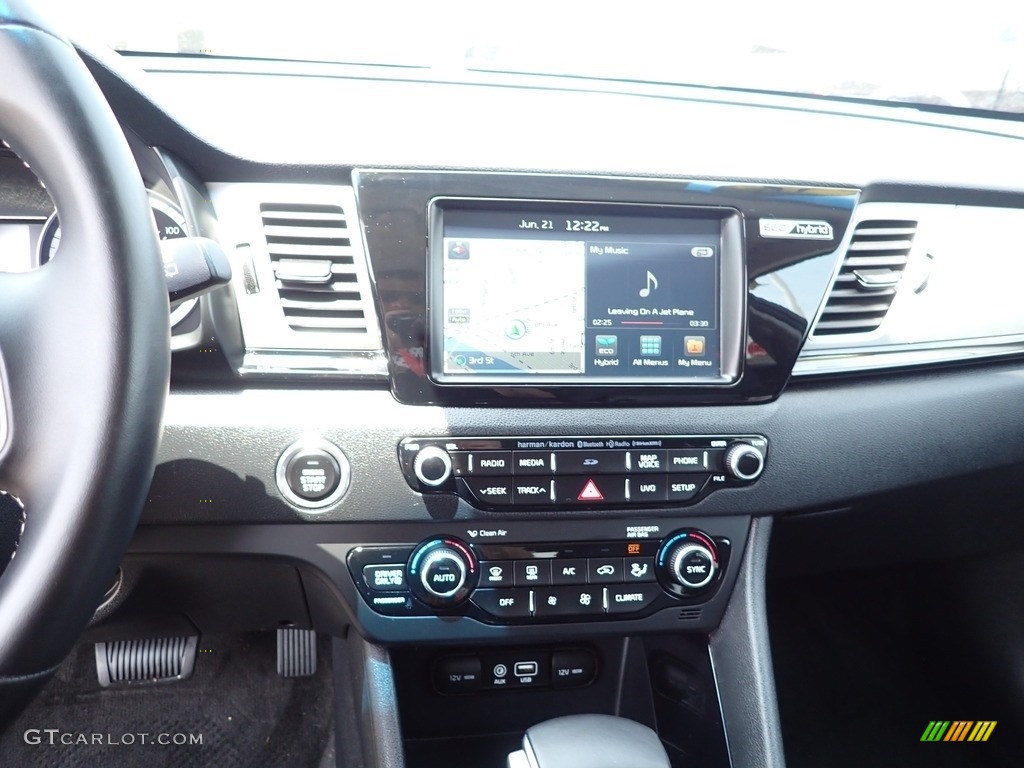 2018 Kia Niro EX Hybrid Controls Photo #146157162