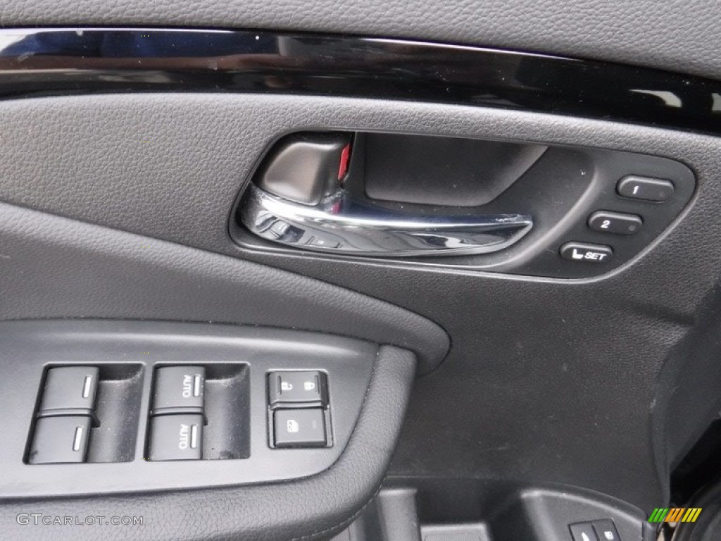 2020 Honda Passport Touring AWD Black Door Panel Photo #146157515