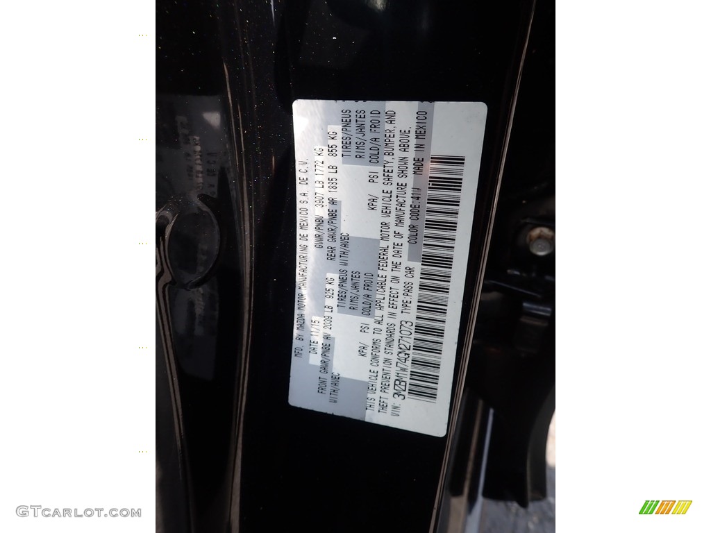2016 MAZDA3 i Touring 4 Door - Jet Black Mica / Black photo #20