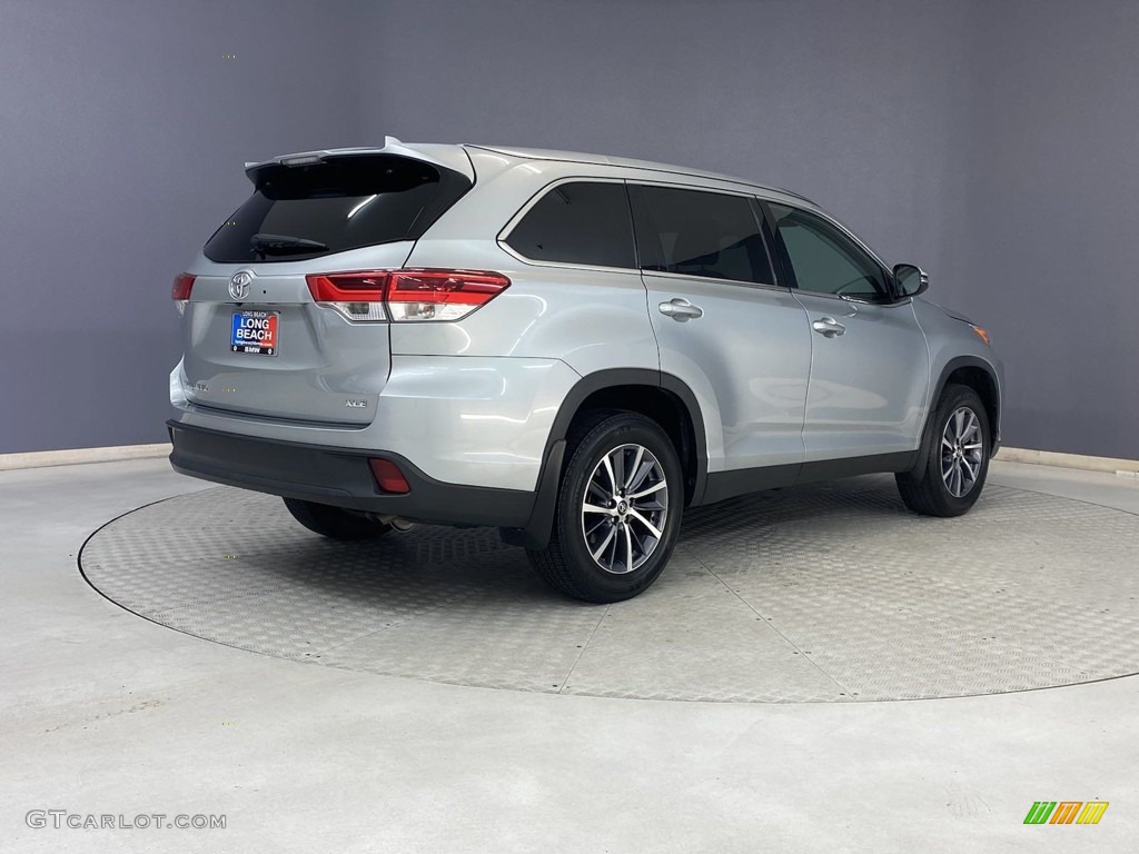 2019 Highlander XLE - Celestial Silver Metallic / Black photo #5