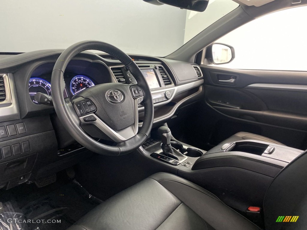 2019 Toyota Highlander XLE Front Seat Photo #146158134