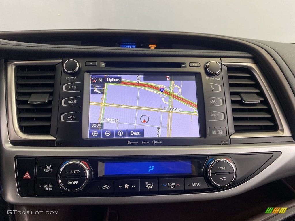 2019 Toyota Highlander XLE Navigation Photos