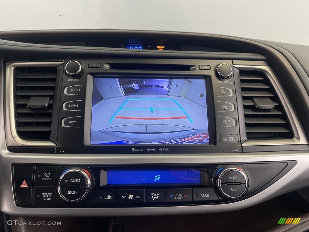 2019 Toyota Highlander XLE Controls Photos