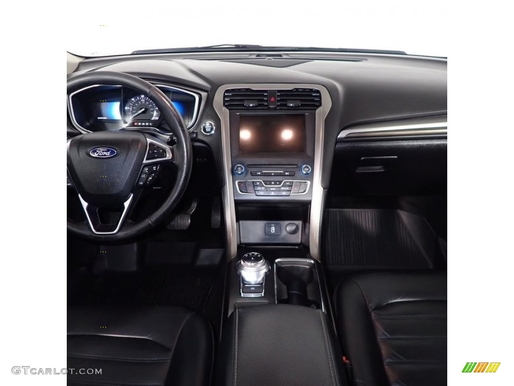 2018 Fusion Hybrid SE - White Gold / Ebony photo #24