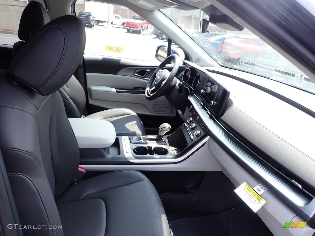 2024 Kia Carnival LX Front Seat Photo #146158527