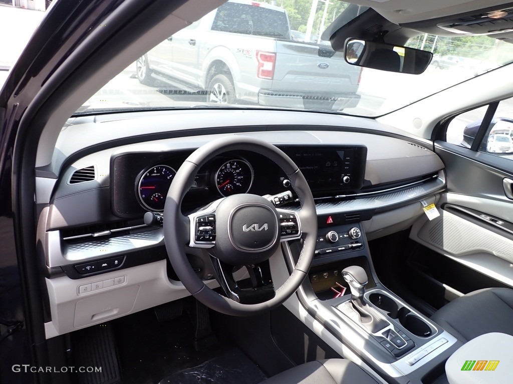 2024 Kia Carnival LX Dashboard Photos
